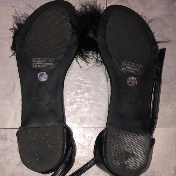 Charlotte Russe bundle black and pink fur sandal size 7 can fit size 6 women - Picture 5 of 5